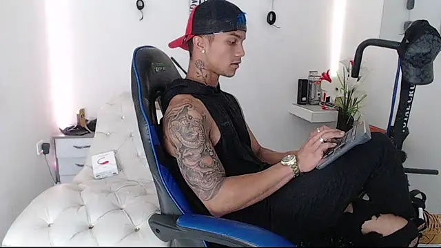 Snapshot of Leonard_Price chatting on 6, 3, 2025 Leonard Price online show from 6, 3, 2025