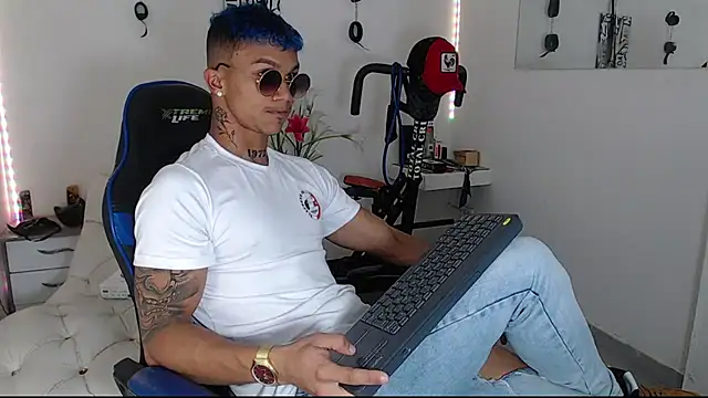 Snapshot of Leonard_Price chatting on 11, 3, 2025 Leonard Price online show from 11, 3, 2025