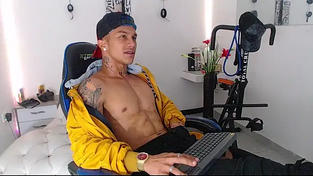 Snapshot of Leonard_Price chatting on 21, 3, 2025 Leonard Price online show from 21, 3, 2025