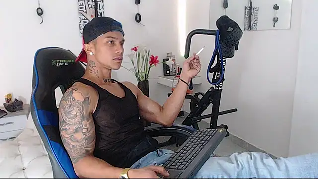 Snapshot of Leonard_Price chatting on 22, 3, 2025 Leonard Price online show from 22, 3, 2025