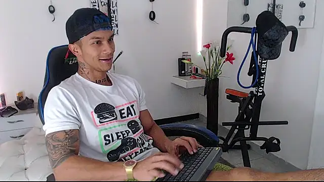 Snapshot of Leonard_Price chatting on 22, 3, 2025 Leonard Price online show from 22, 3, 2025