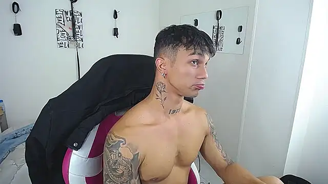 Snapshot of Leonard_Price chatting on 8, 3, 2026 Leonard Price online show from 8, 3, 2026