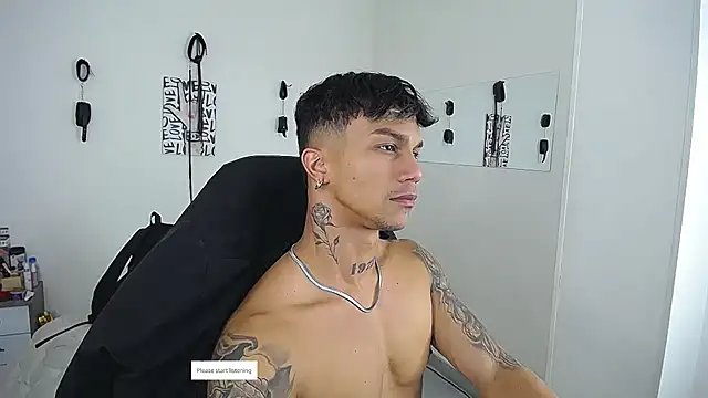 Snapshot of Leonard_Price chatting on 29, 3, 2026 Leonard Price online show from 29, 3, 2026