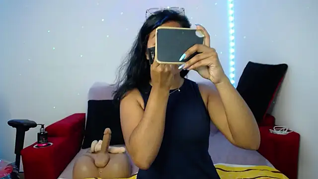 Snapshot of ricura_mily chatting on 18, 1, 2025 ricura mily online show from 18, 1, 2025