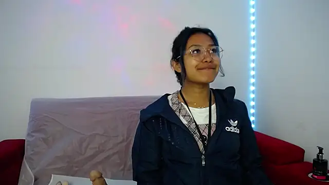 Snapshot of ricura_mily chatting on 21, 1, 2025 ricura mily online show from 21, 1, 2025