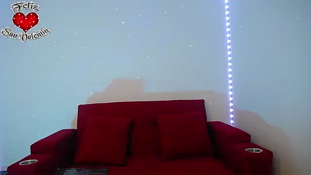 Snapshot of ricura_mily chatting on 28, 2, 2025 ricura mily online show from 28, 2, 2025