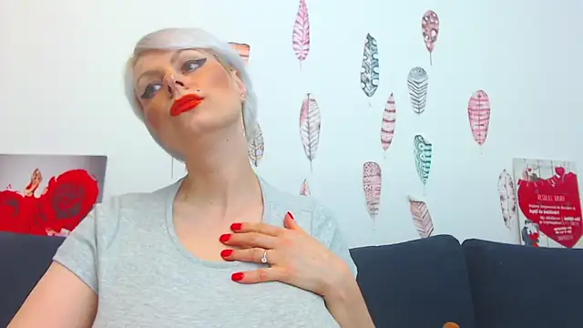 Snapshot of ForeverBarbie_ chatting on 12, 9, 2025 ForeverBarbie online show from 12, 9, 2025