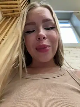 Snapshot of mur_girl chatting on 7, 12, 2024 mur girl online show from 7, 12, 2024