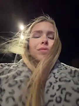 Snapshot of mur_girl chatting on 11, 12, 2024 mur girl online show from 11, 12, 2024