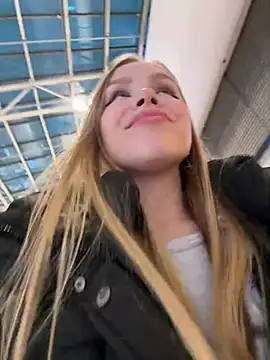 Snapshot of mur_girl chatting on 28, 12, 2024 mur girl online show from 28, 12, 2024