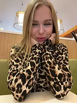 Snapshot of mur_girl chatting on 30, 12, 2024 mur girl online show from 30, 12, 2024