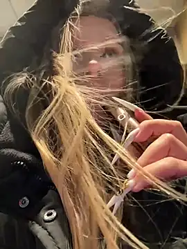 Snapshot of mur_girl chatting on 5, 1, 2025 mur girl online show from 5, 1, 2025