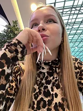 mur girl online show from 14, 1, 2025