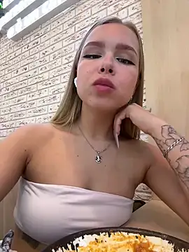 Snapshot of mur_girl chatting on 9, 3, 2025 mur girl online show from 9, 3, 2025