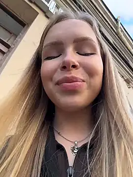 mur girl online show from 11, 10, 2025