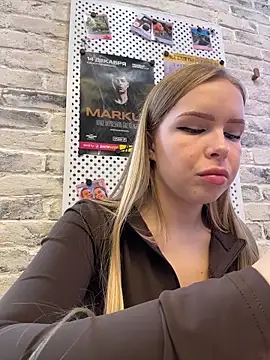 Snapshot of mur_girl chatting on 31, 10, 2025 mur girl online show from 31, 10, 2025