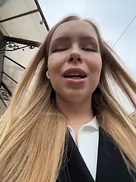 Snapshot of mur_girl chatting on 5, 11, 2025 mur girl online show from 5, 11, 2025