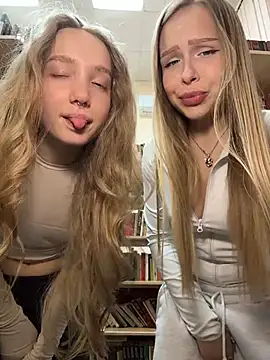 Snapshot of mur_girl chatting on 7, 1, 2026 mur girl online show from 7, 1, 2026