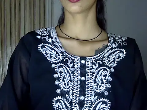 MAAYRA 09 online show from 20, 9, 2025