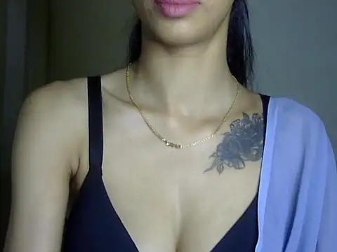 MAAYRA 09 online show from 5, 5, 2026