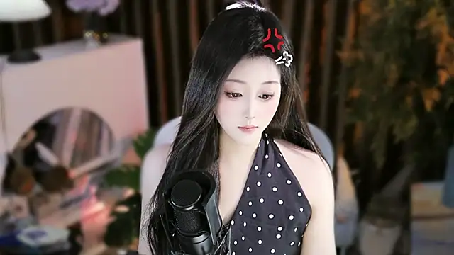 Snapshot of Arwyn-rr chatting on 21, 10, 2025 Arwyn-rr online show from 21, 10, 2025