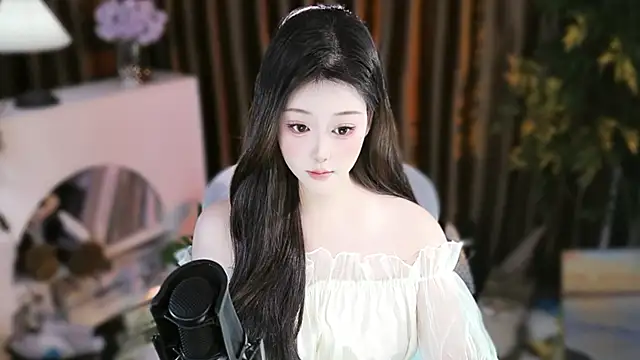 Snapshot of Arwyn-rr chatting on 11, 11, 2025 Arwyn-rr online show from 11, 11, 2025