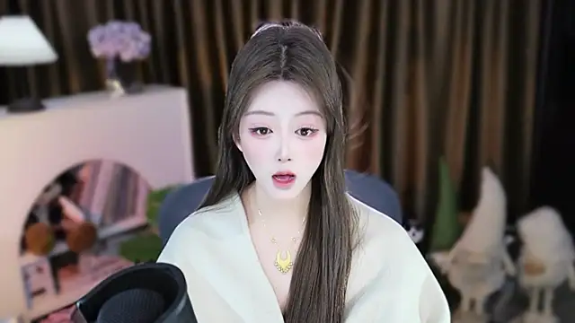 Snapshot of Arwyn-rr chatting on 5, 3, 2026 Arwyn-rr online show from 5, 3, 2026