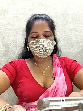 Snapshot of MaaliiiPonuTamil chatting on 29, 4, 2026 MaaliiiPonuTamil online show from 29, 4, 2026