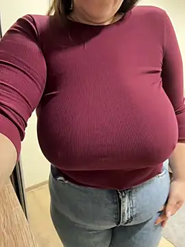 Snapshot of Your_Hot_Sister01 chatting on 30, 12, 2024 Your Hot Sister01 online show from 30, 12, 2024