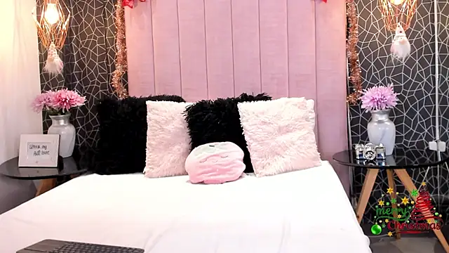 Snapshot of Violet_Grace chatting on 30, 12, 2024 Violet Grace online show from 30, 12, 2024