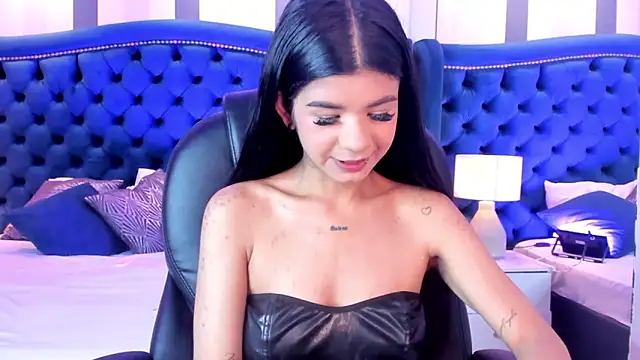 Snapshot of Violet_Grace chatting on 21, 10, 2025 Violet Grace online show from 21, 10, 2025
