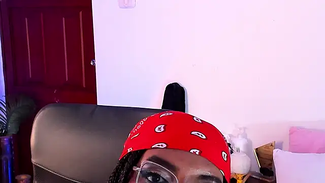 conielaurenth online show from 22, 9, 2025