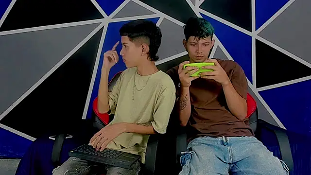 migueyalejo teens online show from 13, 3, 2025