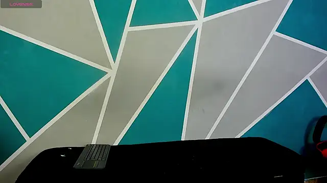 Snapshot of migueyalejo_teens chatting on 8, 10, 2025 migueyalejo teens online show from 8, 10, 2025