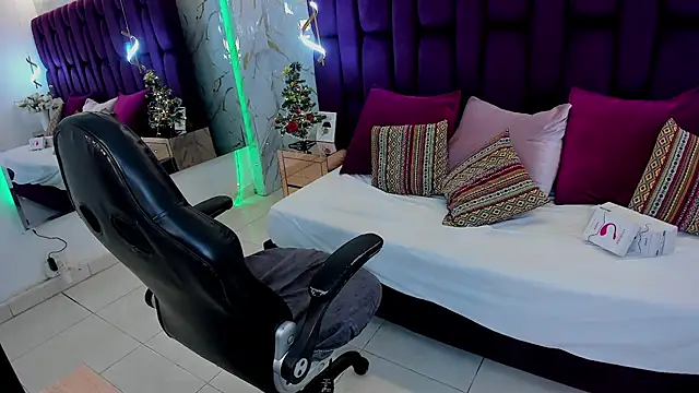 Snapshot of ela_beli chatting on 24, 11, 2025 ela beli online show from 24, 11, 2025