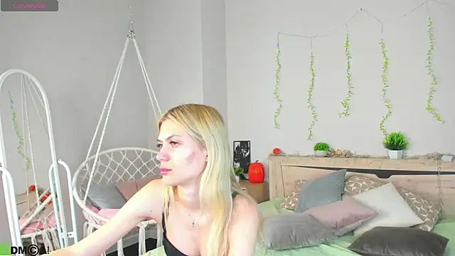 Snapshot of Cherry_Price chatting on 11, 6, 2026 Cherry Price online show from 11, 6, 2026