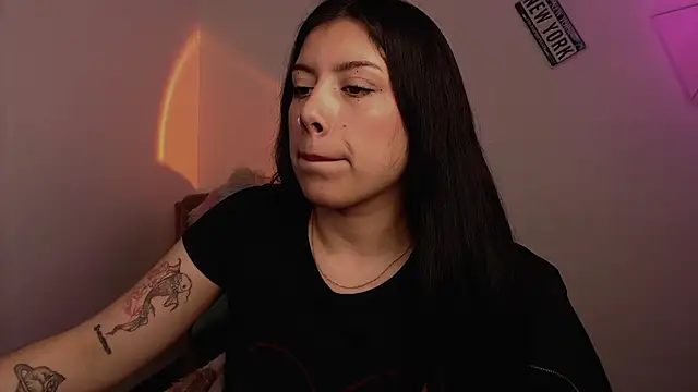 Snapshot of iam_emy chatting on 26, 2, 2025 iam emy online show from 26, 2, 2025