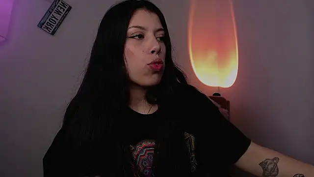 Snapshot of iam_emy chatting on 8, 3, 2025 iam emy online show from 8, 3, 2025