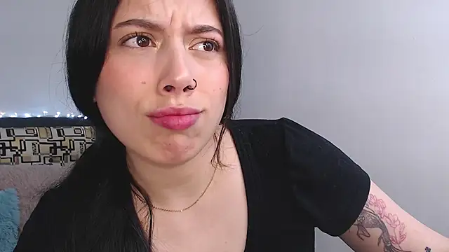 Snapshot of iam_emy chatting on 17, 10, 2025 iam emy online show from 17, 10, 2025