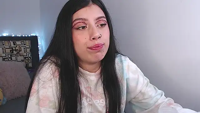 Snapshot of iam_emy chatting on 24, 10, 2025 iam emy online show from 24, 10, 2025