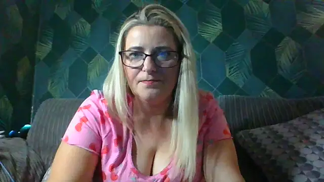 SweetXCandyX online show from 14, 11, 2025