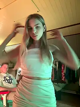 Snapshot of Alice1_secret chatting on 5, 11, 2025 Alice1 secret online show from 5, 11, 2025