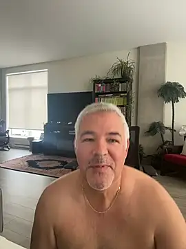 Snapshot of aarosteev2 chatting on 8, 10, 2025 aarosteev2 online show from 8, 10, 2025