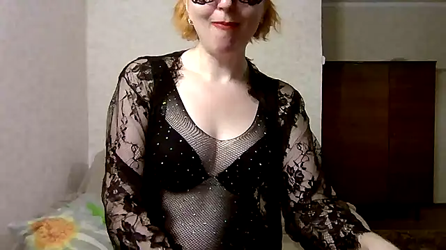 Snapshot of LediLyubava chatting on 11, 1, 2025 LediLyubava online show from 11, 1, 2025