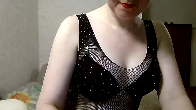Snapshot of LediLyubava chatting on 5, 2, 2025 LediLyubava online show from 5, 2, 2025