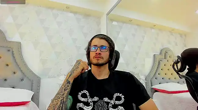 Loggan donnelly online show from 19, 1, 2025