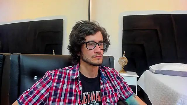 Loggan donnelly online show from 29, 1, 2025