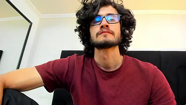 Loggan donnelly online show from 25, 2, 2025