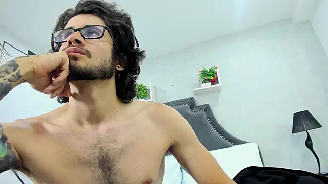 Loggan donnelly online show from 14, 3, 2025