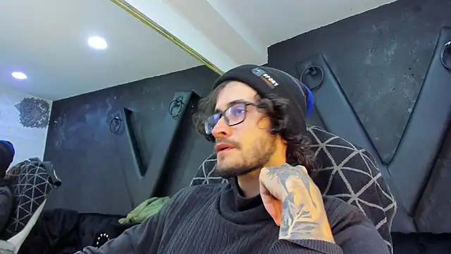 Loggan donnelly online show from 15, 3, 2025